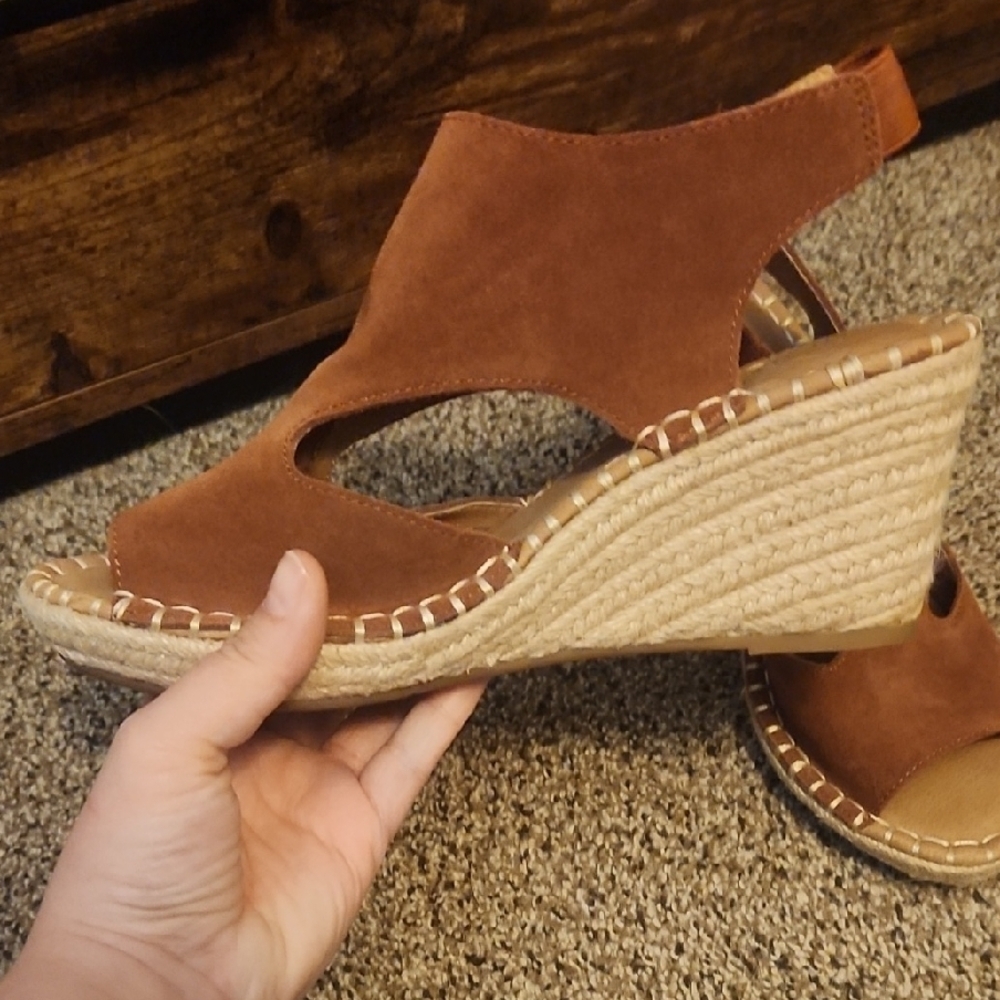 Gentle Souls Brown Suede Wedge Sandals Casual - Picture 2 of 7